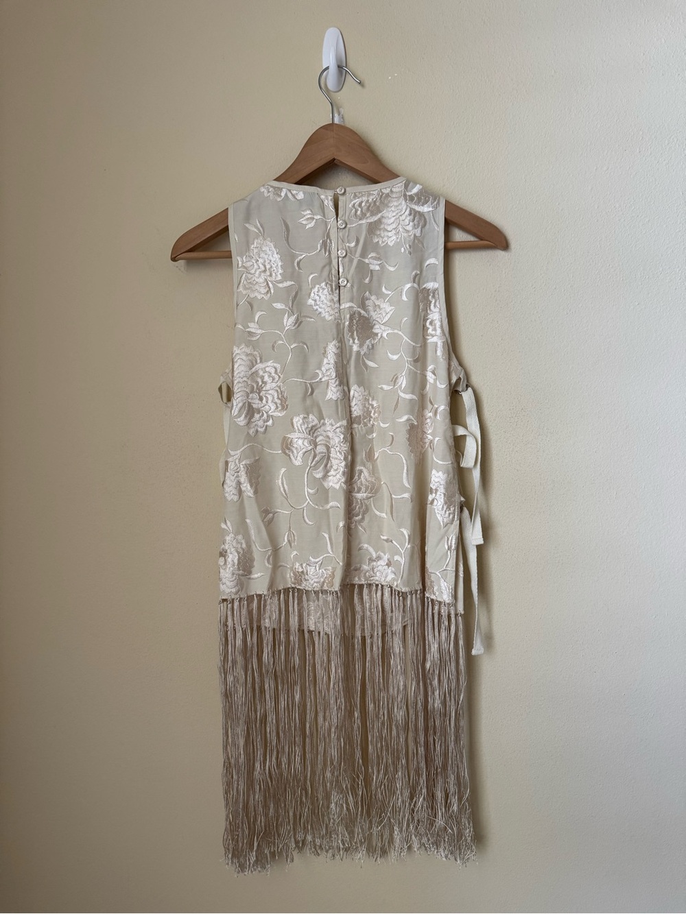 Sea New York Priscilla Embroidery Cowl Neck Fringe Vest Cream Size Small - Picture 6 of 6